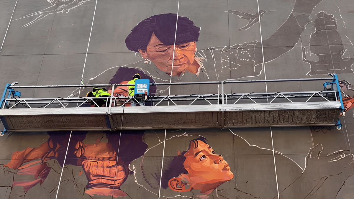 Mural de 20 metros en Santa Lucia por Marypaz Tello