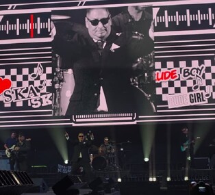 Big Javy y los integrantes de Inspector conectaron con el público regio durante su concierto.