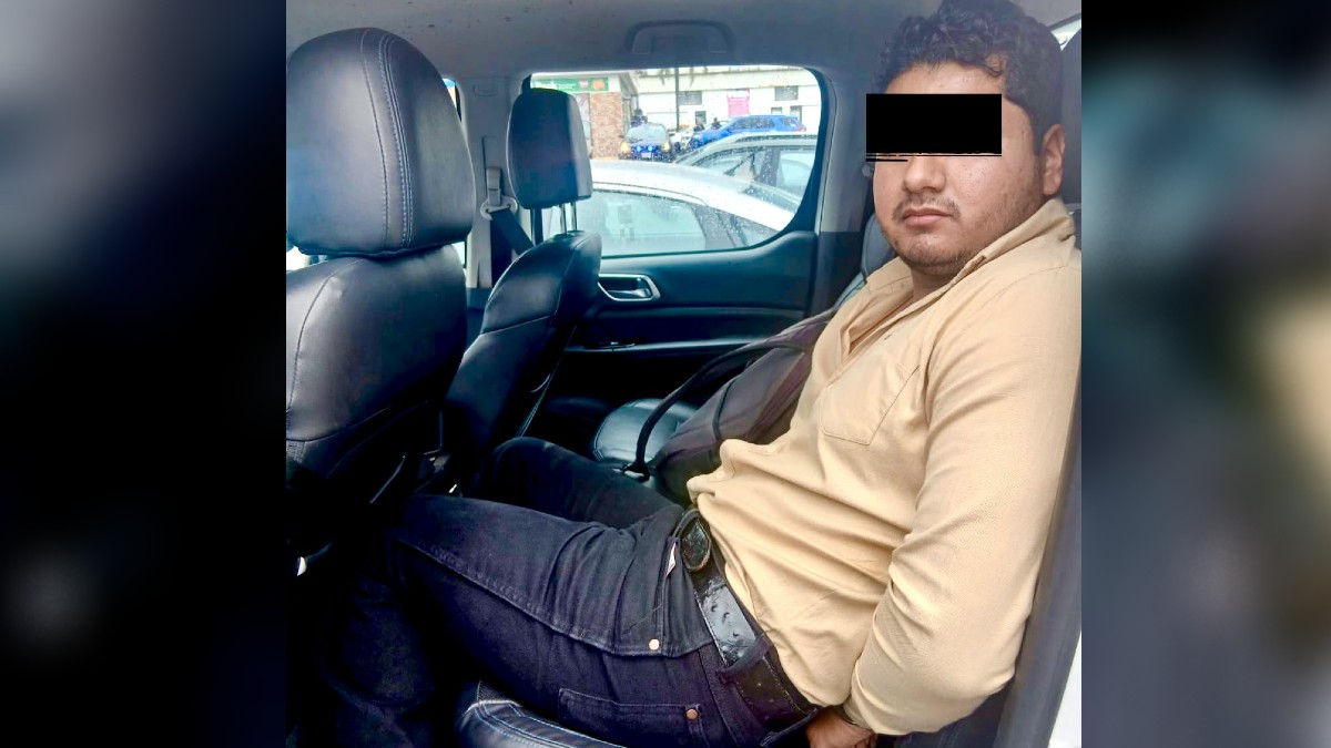 El hombre fue detenido en el cruce de Eloy Cavazos y Cerro del Peñón.