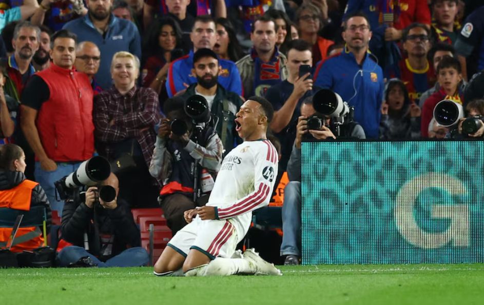 Kylian Mbappé firmó un doblete decisivo para consumar la victoria blanca en Cataluña y recortar distancias en la pelea por el liderato español.