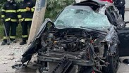 Los ocupantes de un automóvil Volkswagen Golf de color oscuro circulaban sobre la vialidad cuando ocurrió el incidente.