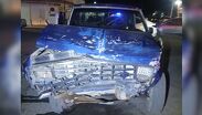 Peritos del Centro de Justicia Municipal elaboran el croquis en el cruce de avenida del Ajusco y Campo del Cedro tras el impacto de la pick up azul.