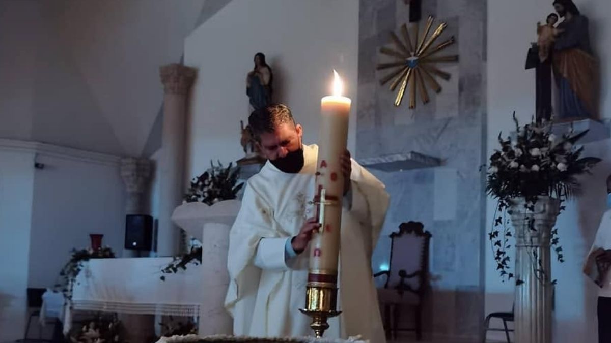 Las autoridades no han brindado detalles sobre las circunstancias particulares en las que se perdió la comunicación con el sacerdote.