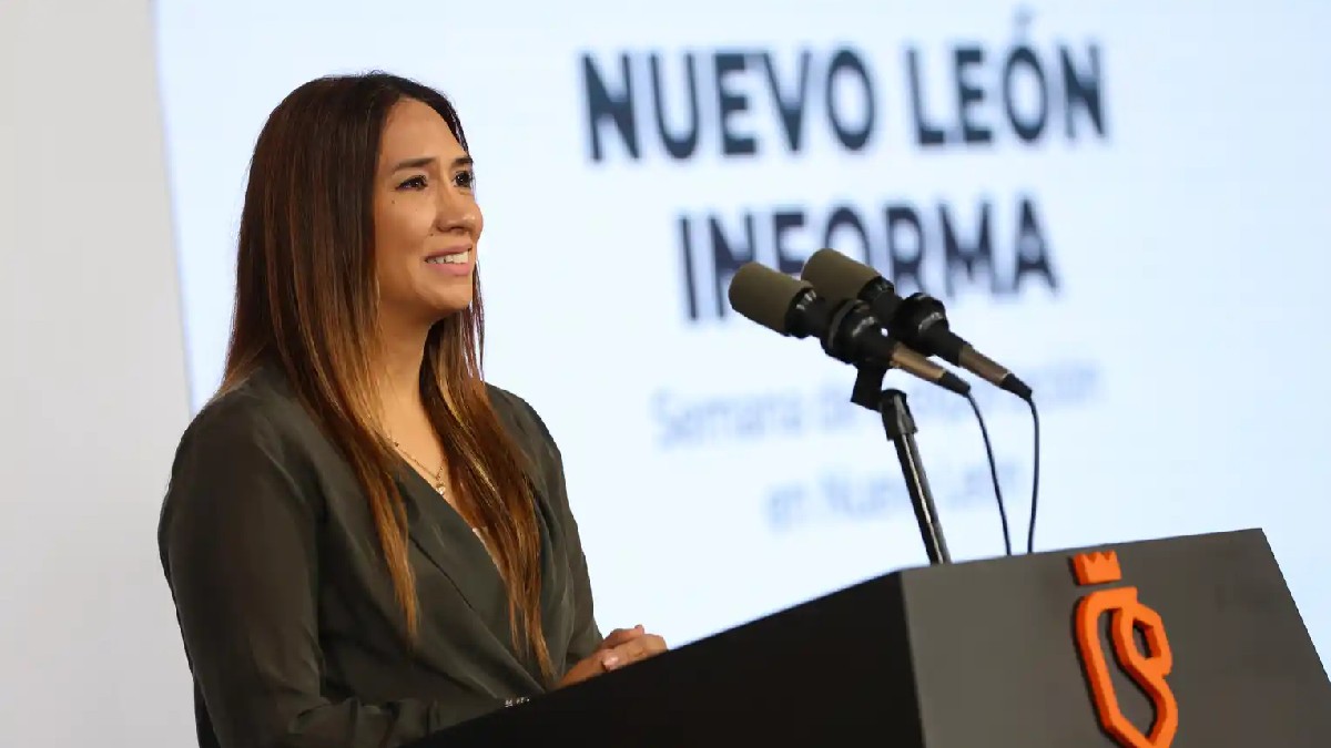 Betsabé Rocha Nieto junto a representantes de COMCE e INDEX al anuncian encuentros industriales.