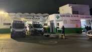 En la Cruz Verde Marcos Montero se informó que el hombre tenía una herida de bala en el hombre y una puñalada en el pecho