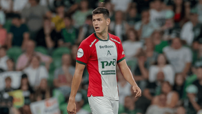 El defensor mexicano se trasladaba con sus compañeros después del compromiso ante el Rostov.