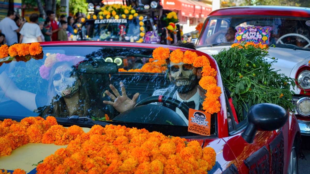 El desfile tradicional pasa por las calles principales del centro de Guadalajara | Vía Día de Muertos Guadalajara