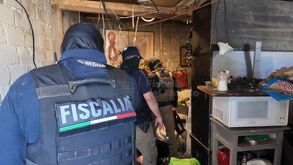 Fiscalía regresa a Pueblo Quieto en Guadalajara y encuentra finca clausurada nuevamente habitada