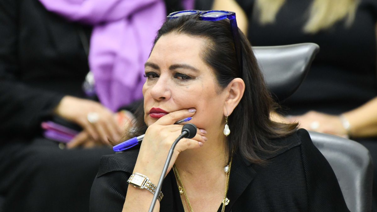 Guadalupe Taddei, consejera presidenta del INE, renuncia a su cargo.