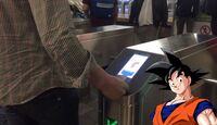 ¡La voz de Goku llegó al Tren Ligero!
