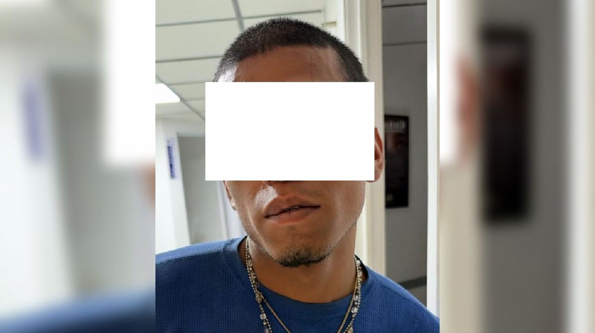 Policías de Guadalajara llegaron a la clínica e interceptaron al presunto ladrón.