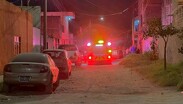 Protección Civil y Bomberos de Zapopan acudieron al sitio para descender el cuerpo del hombe de la azotea