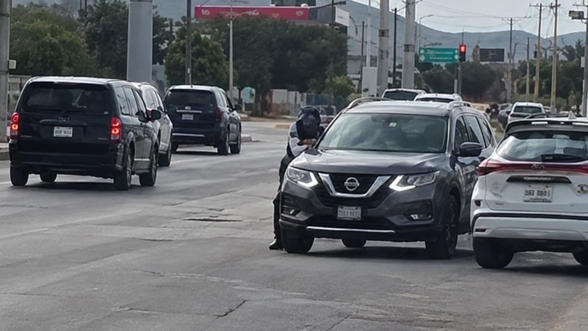 Aspecto de la avenida Gómez Morín al sur de Torreón, lugar donde ocurrieron los hechos alrededor de las 14:30 horas de este martes.