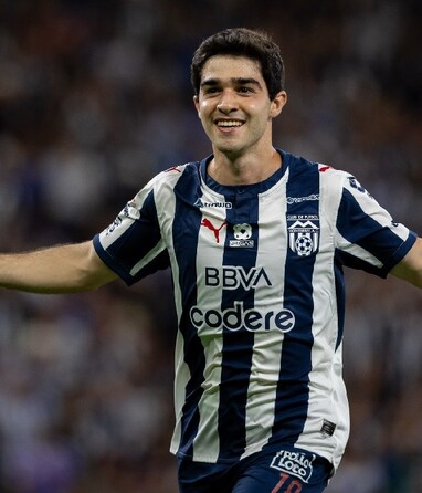 César Garza registra 6 partidos jugados en lo que va del Apertura 2026, todos de titular con Rayados / Facebook