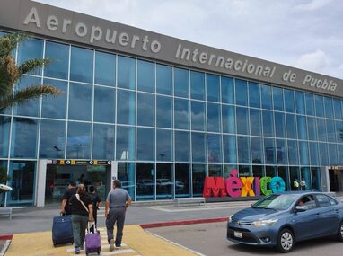 El gobierno estatal invertirá en una remodelación del Aeropuerto Internacional de Puebla y el Distrito Aeroportuario de Huejotzingo | Óscar Rodríguez