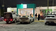 El hombre fue trasladado a las instalaciones de la Cruz Verde, donde finalmente se confirmó su deceso.