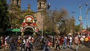 Miles de feligreses se toman cita en la Iglesia de San Hipólito en Ciudad de México.