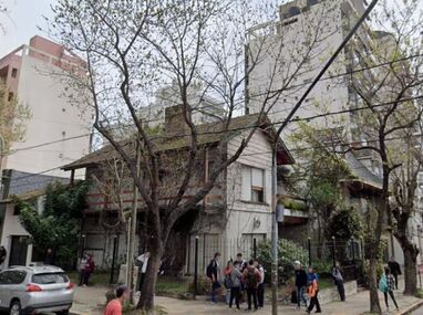El hecho ocurrió frente al Jardín de Infantes N.º 949 sobre la calle Conesa, mientras su madre esperaba la salida de su hijo mayor