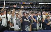 Desde la práctica de bateo y la entonación del "Take Me Out", la afición de Wisconsin hizo sentir como visitante a los Rays en el Juego 3.