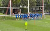 El resto del plantel entrenó con normalidad bajo las órdenes del cuerpo técnico mientras esperan la evolución física del extremo albiazul.