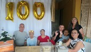 Algunas de las cosas que la caracterizan son su amor por el baile, por tejer y por la comida
