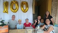 Algunas de las cosas que la caracterizan son su amor por el baile, por tejer y por la comida