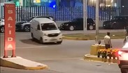 El conductor provocó que algunos automovilistas que circulaban por la zona tuvieran que frenar repentinamente | Isabel Zamudio