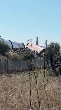 Decenas de muertos al colisionar trenes de alta velocidad en España