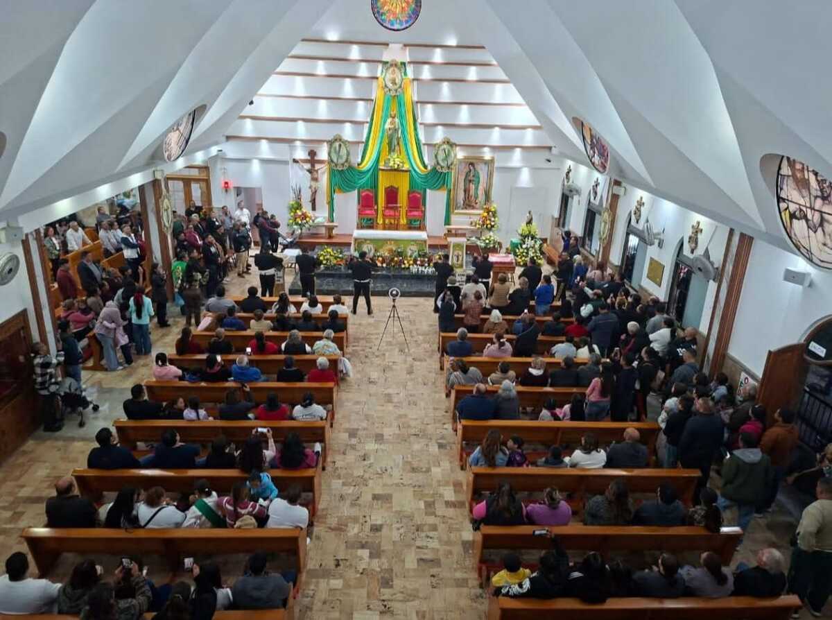 Las flores y las imágenes religiosas formaron parte de la tradición durante la festividad. | Templo San Judas Facebook