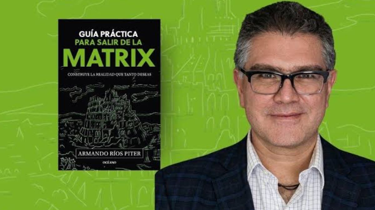 Guía práctica para salir de la Matrix, de Armando Ríos Piter, plantea cómo las obligaciones y las ideas sobre lo que debemos ser pueden alejarnos.
