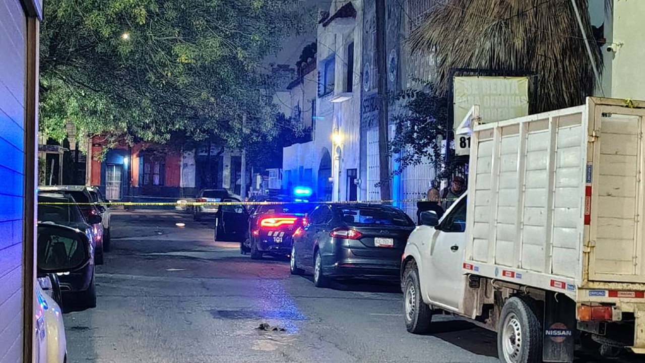 Investigan hallazgo sin vida de un guardia en el centro de Monterrey. TD a las 6 Monterrey, 27 de octubre 2026