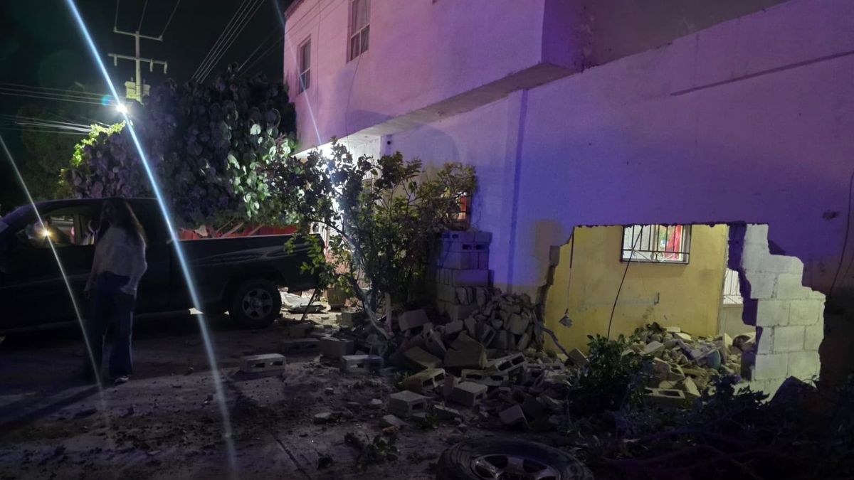 El percance ocurrió durante la madrugada de este miércoles en el cruce de Prolongación Aldama y calle Ramón Leyva.