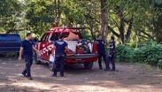 Protección Civil y Bomberos de Puerto Vallarta acudieron para atender el reporte en el terreno ubicado a un costado del cauce del río Pitillal
