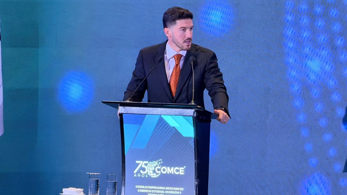 Samuel García anunció el descuento en el Congreso de Comercio Exterior Mexicano.| Cortesía