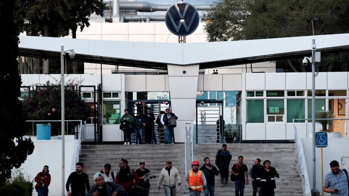 La conjuración de la huelga dio certeza laboral a 10 mil trabajadores de la planta, indicó el gobernador Armenta / Agencia Es Imagen