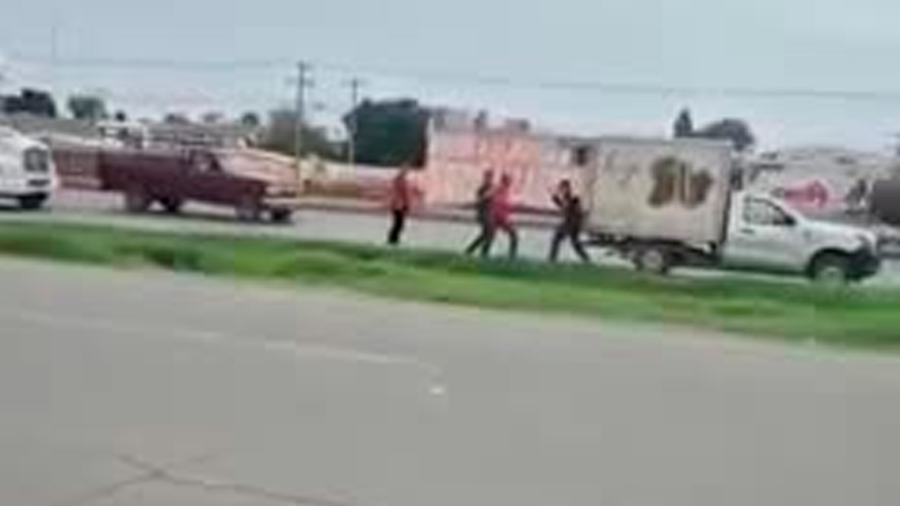 Se dieron con todo: discusión vial desata pelea a golpes en el Periférico Raúl López Sánchez de Torreón