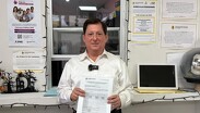 Realizó la entrega de su solicitud de registro ante las oficinas en el Centro de Monterrey.