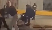 De acuerdo con la información proporcionada, el enfrentamiento comenzó entre cuatro mujeres, quienes presuntamente se agredieron a golpes.