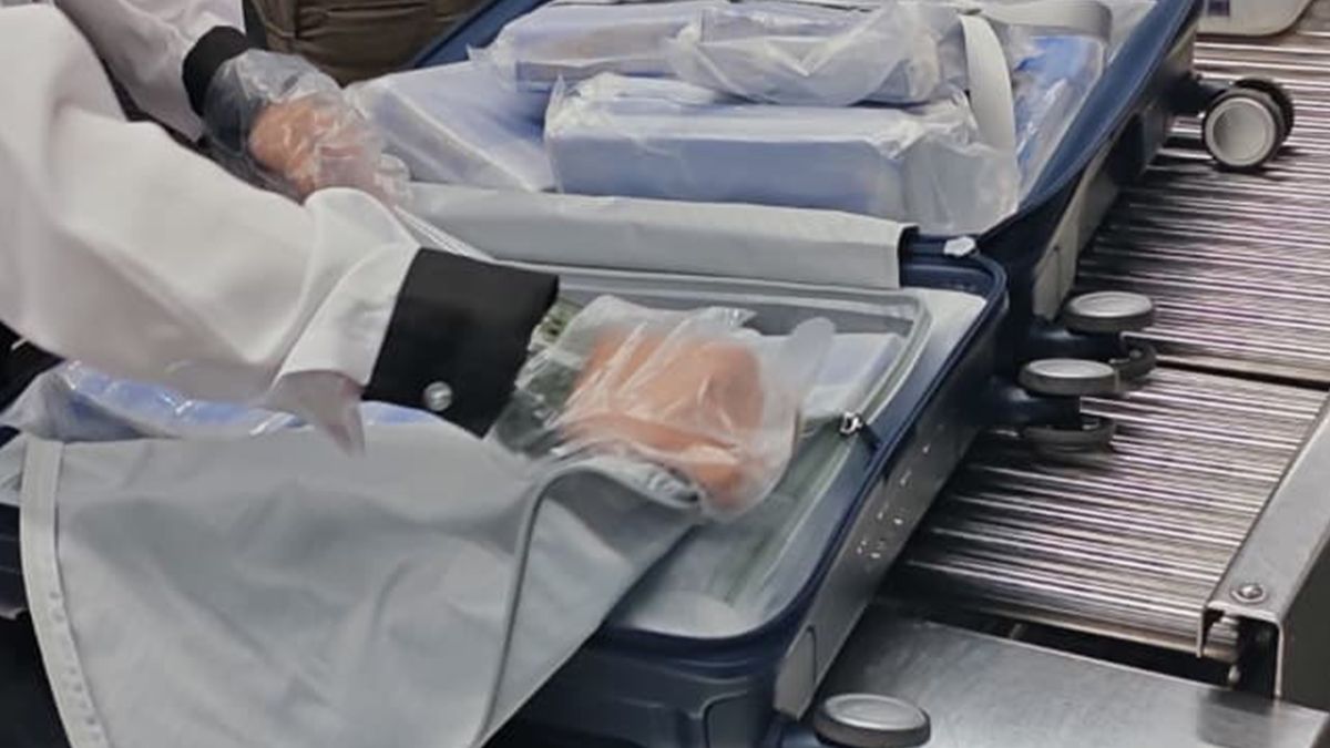 Maletas con droga y vuelos internacionales: detienen a cuatro personas en aeropuerto de CdMx