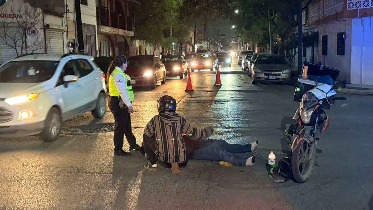 El accidente se registró en el cruce de las calles Libertad y Quintana Roo.