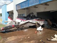 La avioneta impactó contra una parte de la guardería que no estaba siendo utilizada por los niños en Brasil | Prefeitura de Campo Verde vía Facebook