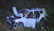 La camioneta con reporte de robo fue recuperada, aunque con daños derivados del choque