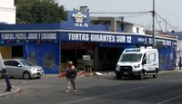 Conductor arrolla a 5 personas en un local de Coyoacán, una murió y 4 están heridas.