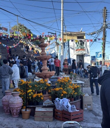 Las familias podrán llevar fotografías de sus seres queridos fallecidos para integrarlas a la ofrenda.