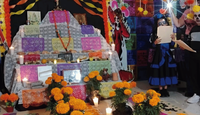 Primaria dedica altar a Débora Estrella en Santa Catarina