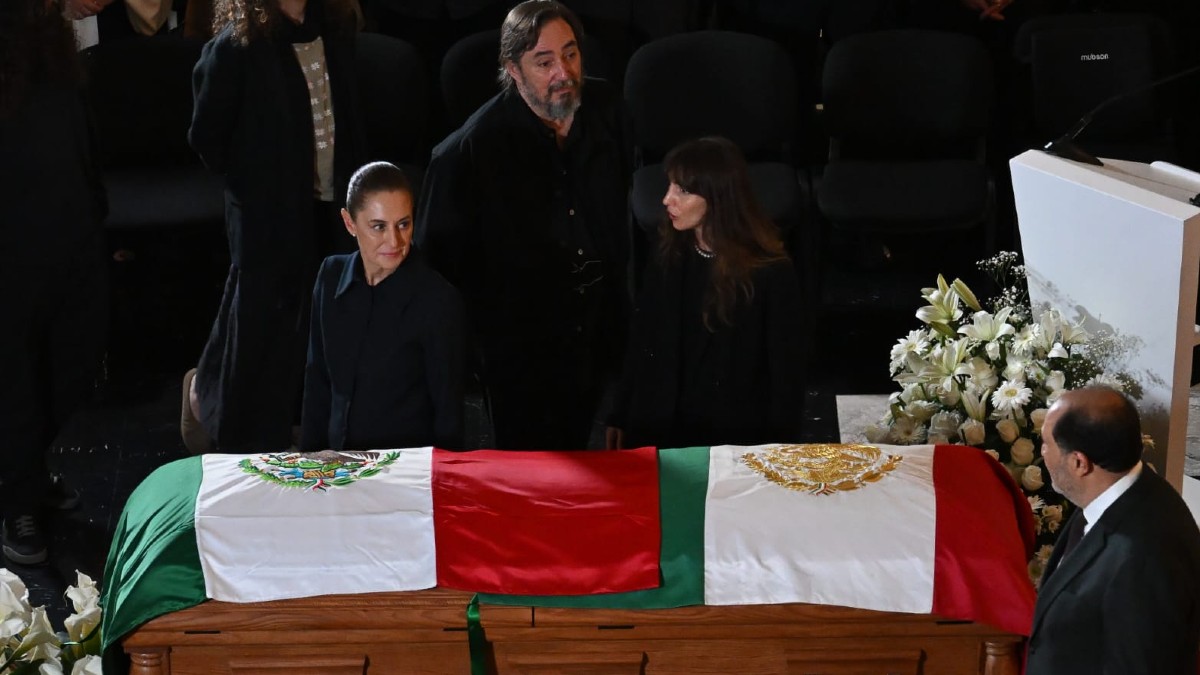 Sheinbaum plantea trasladar a Cuauhtémoc Cárdenas a la Rotonda de las Personas Ilustres.
