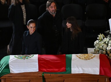 Sheinbaum plantea trasladar a Cuauhtémoc Cárdenas a la Rotonda de las Personas Ilustres.