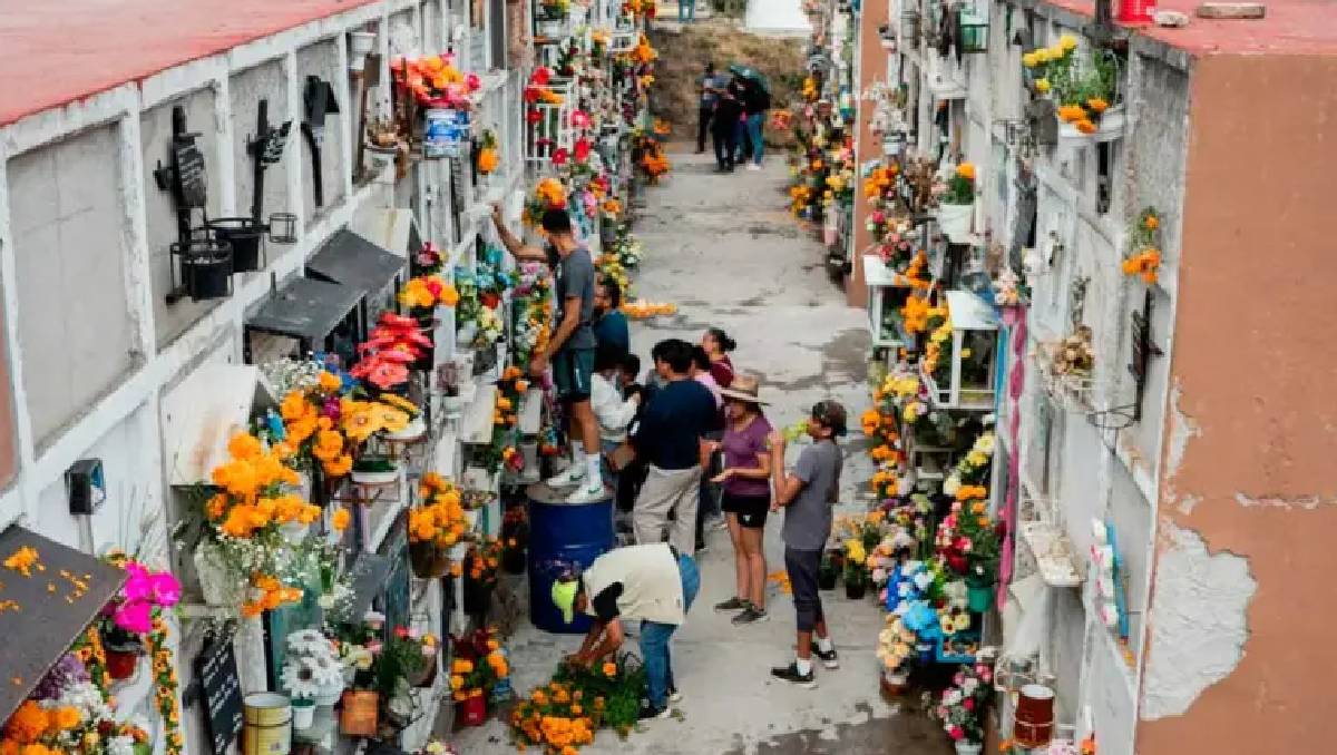 Uno de los lugares más visitado en Día de Muertos son los panteones