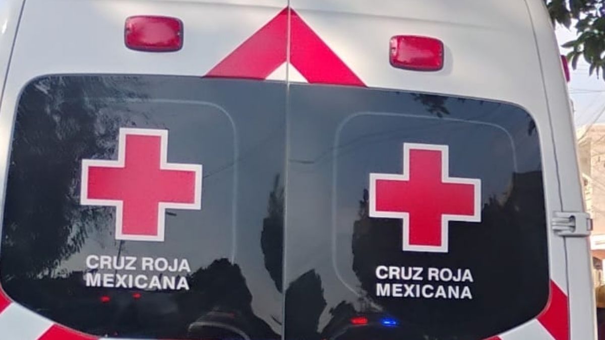 Elementos de la Policía Investigadora de Delitos resguardaron el perímetro en tanto peritos procesaban la escena del accidente.